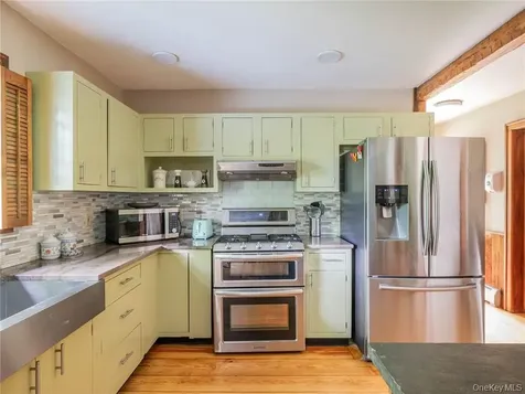 74 Hilltop Road Rhinebeck NY 12572