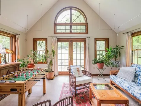 74 Hilltop Road Rhinebeck NY 12572