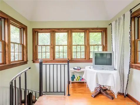74 Hilltop Road Rhinebeck NY 12572