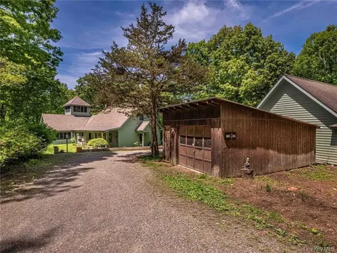 74 Hilltop Road Rhinebeck NY 12572