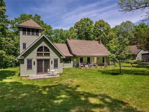 74 Hilltop Road Rhinebeck NY 12572