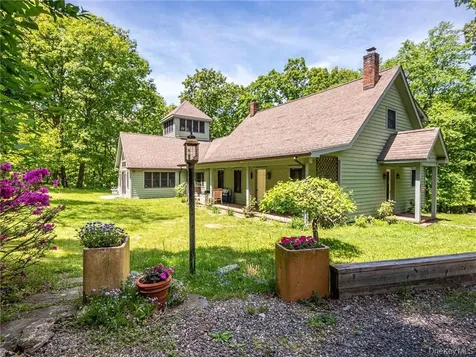 74 Hilltop Road Rhinebeck NY 12572