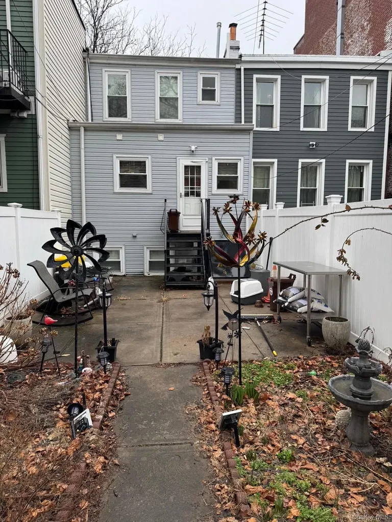 174 Eckford Street Brooklyn NY 11222