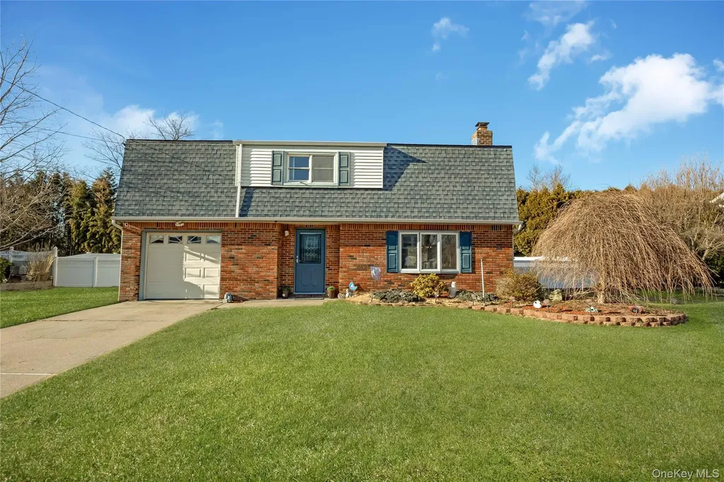 25 Windham Lane Ronkonkoma NY 11779