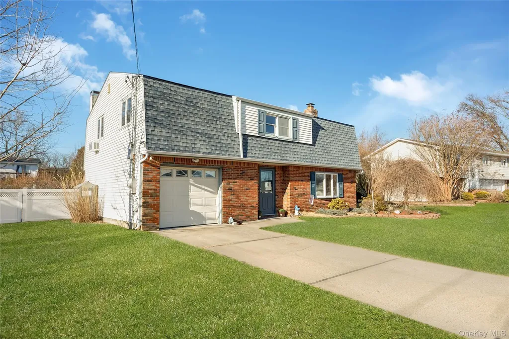 25 Windham Lane Ronkonkoma NY 11779