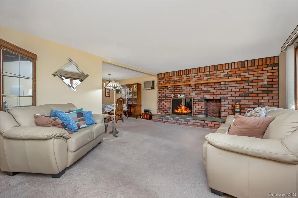 25 Windham Lane Ronkonkoma NY 11779