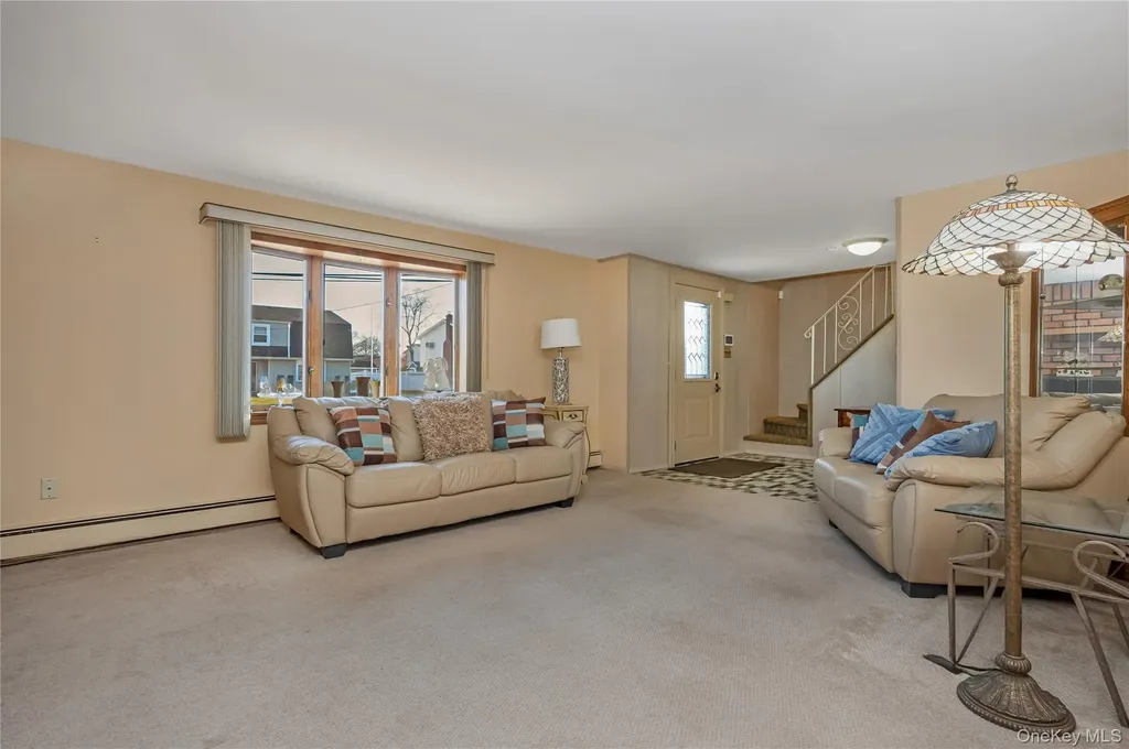 25 Windham Lane Ronkonkoma NY 11779