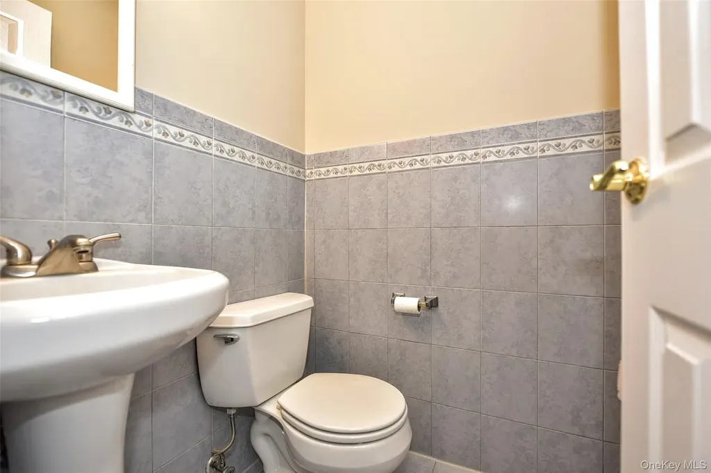 65 Bon Aire Circle Suffern NY 10952