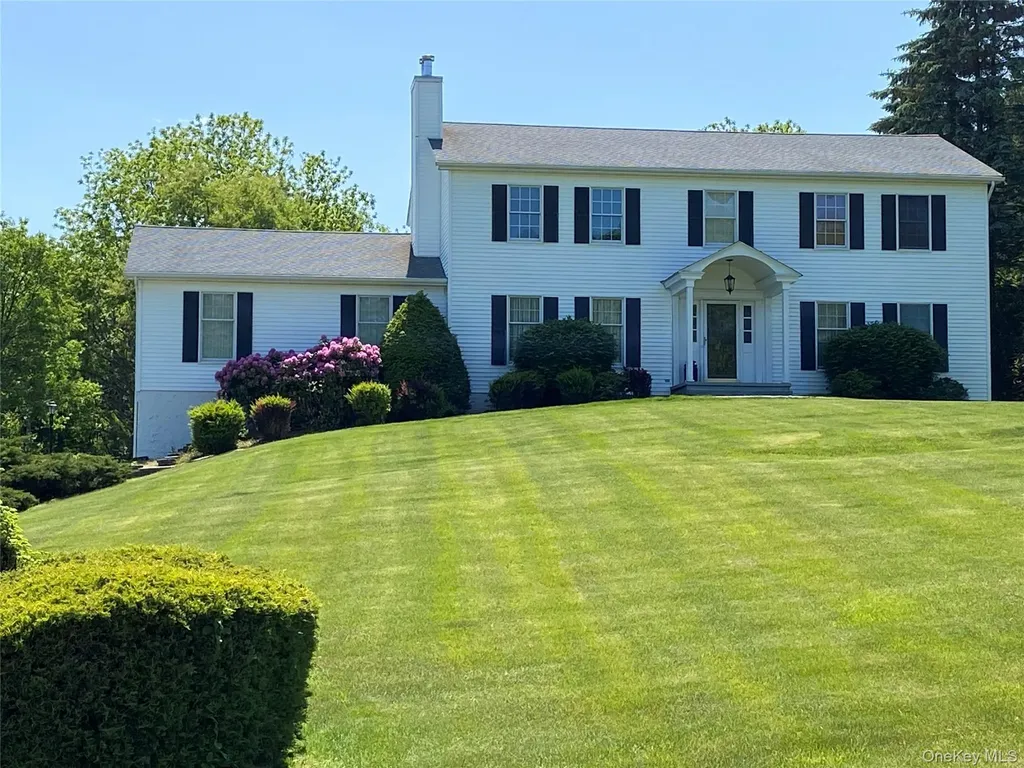 94 Stowe Drive Poughquag NY 12570