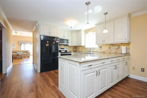 94 Stowe Drive Poughquag NY 12570