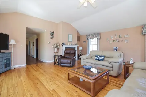94 Stowe Drive Poughquag NY 12570