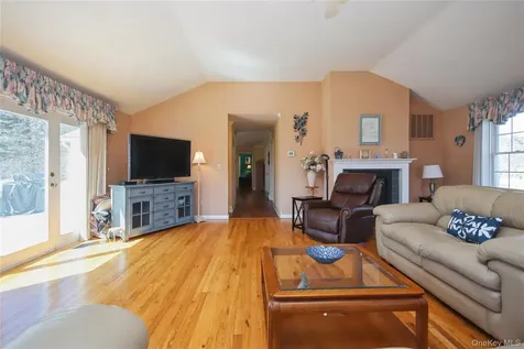 94 Stowe Drive Poughquag NY 12570