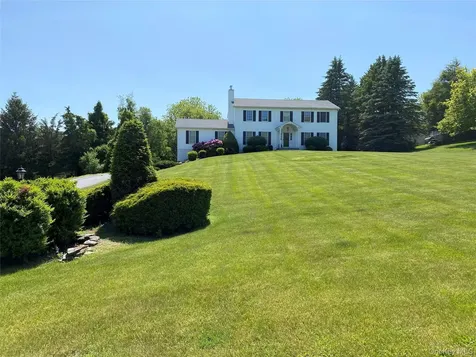 94 Stowe Drive Poughquag NY 12570