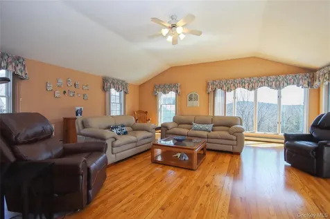 94 Stowe Drive Poughquag NY 12570
