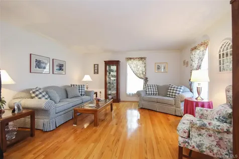 94 Stowe Drive Poughquag NY 12570