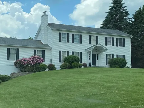 94 Stowe Drive Poughquag NY 12570