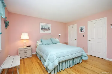 94 Stowe Drive Poughquag NY 12570