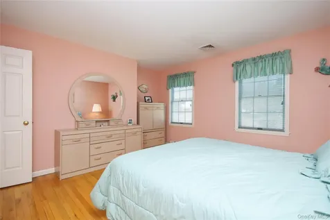 94 Stowe Drive Poughquag NY 12570