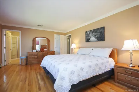 94 Stowe Drive Poughquag NY 12570