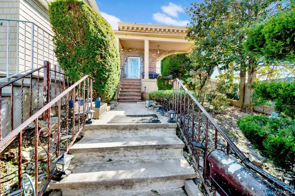 3252 Waterbury Avenue Bronx NY 10465