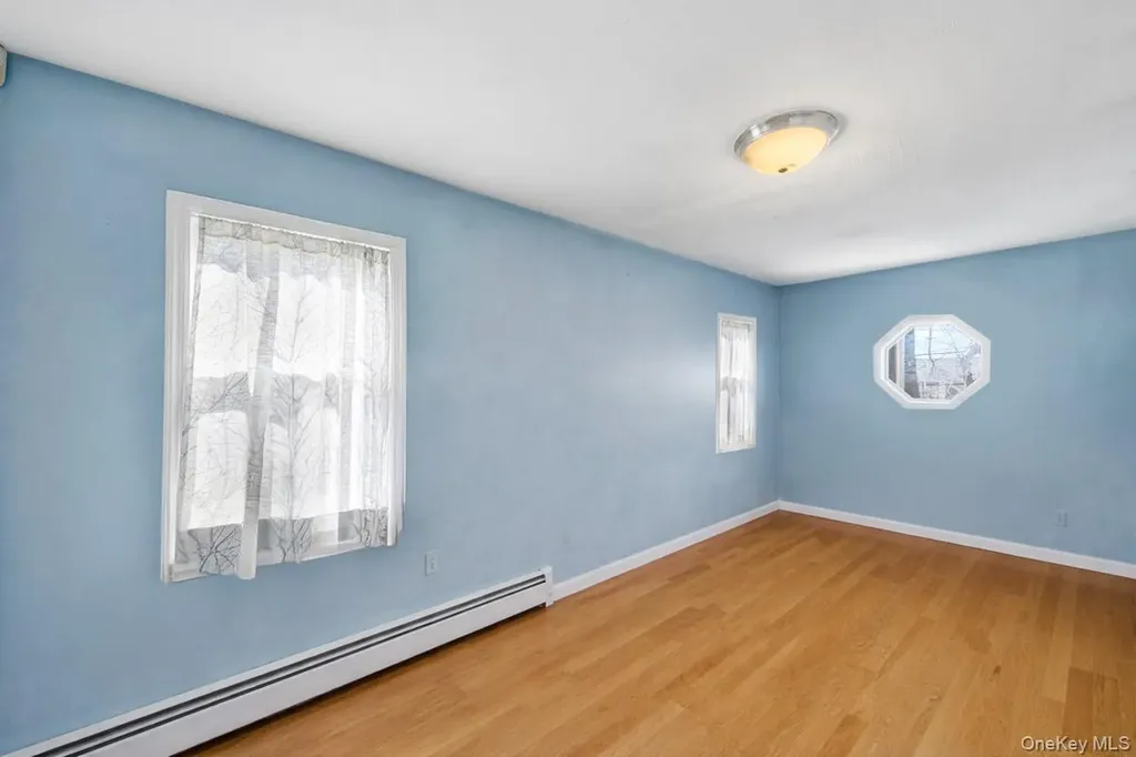 3252 Waterbury Avenue Bronx NY 10465
