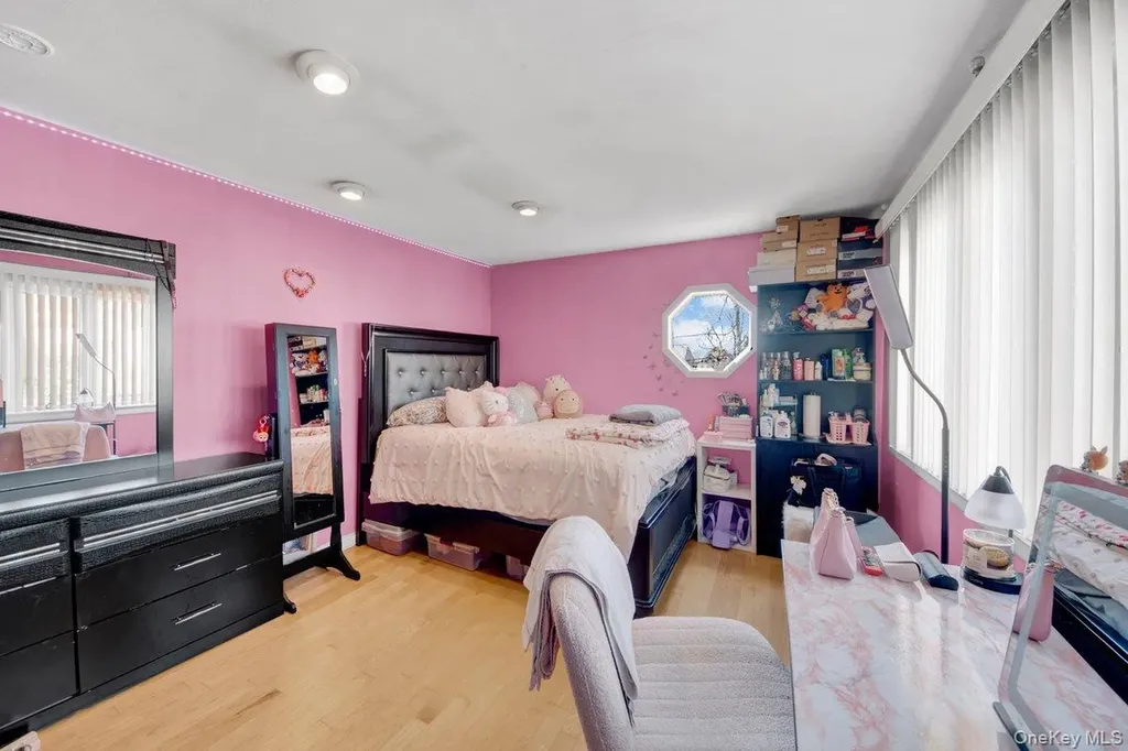 3252 Waterbury Avenue Bronx NY 10465