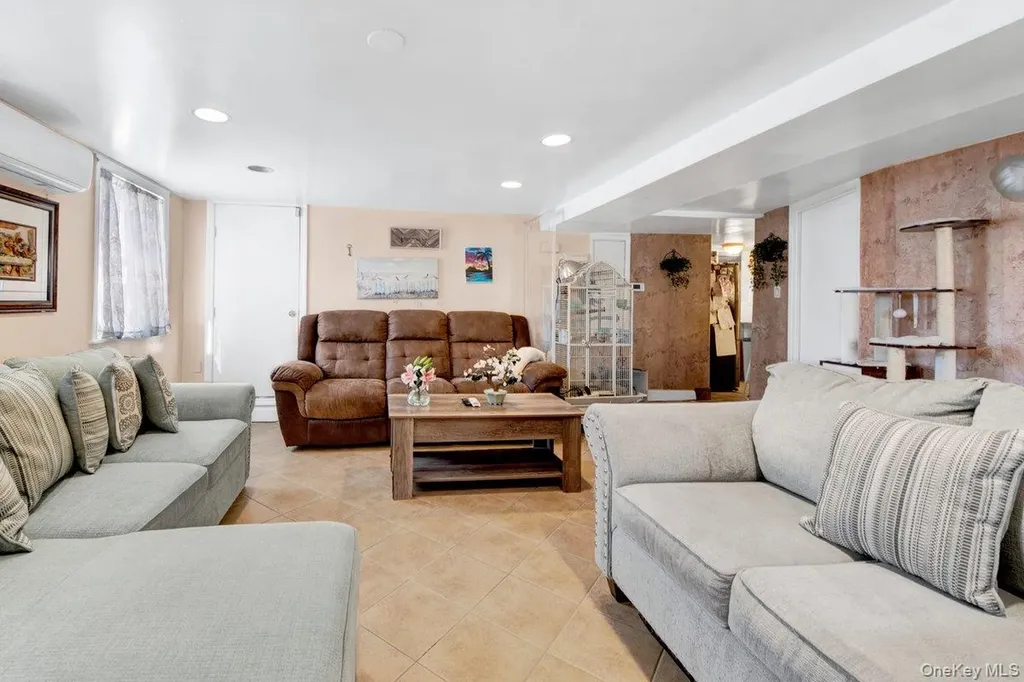 3252 Waterbury Avenue Bronx NY 10465