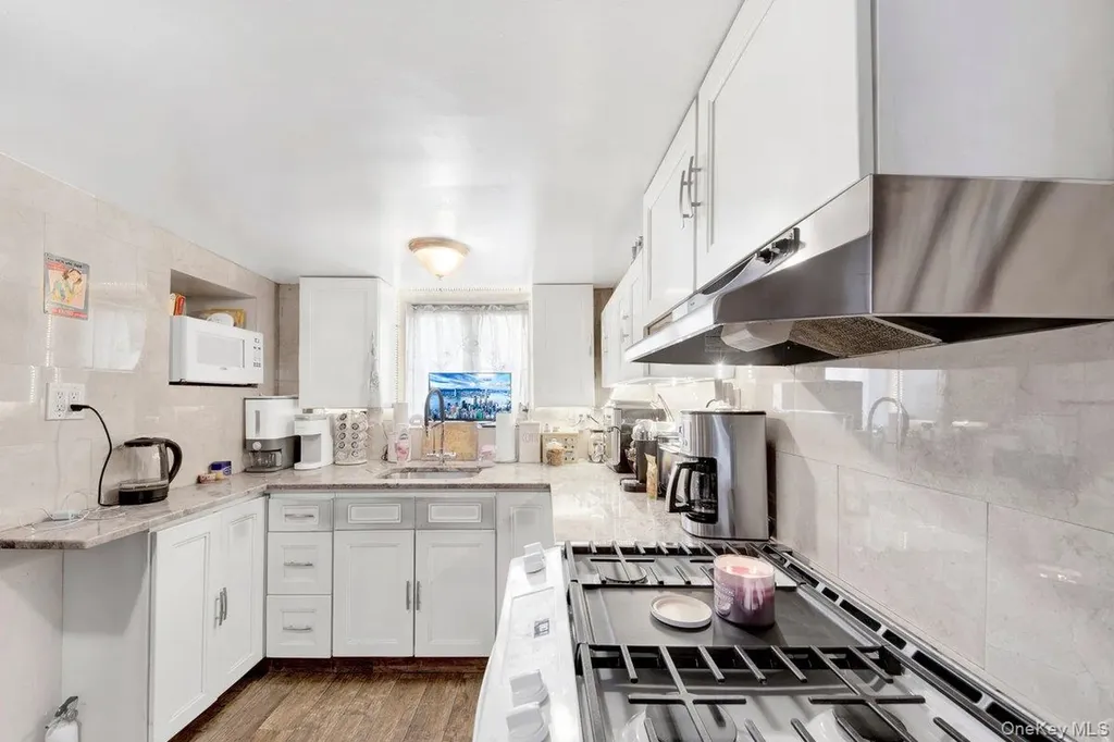 3252 Waterbury Avenue Bronx NY 10465