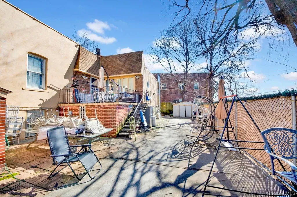 3252 Waterbury Avenue Bronx NY 10465