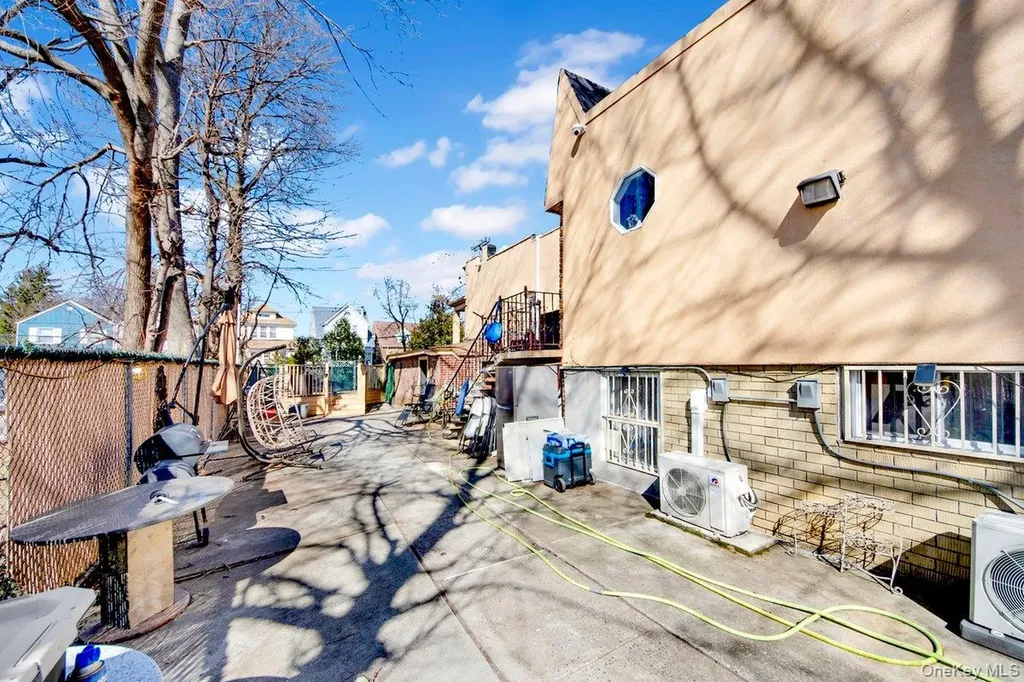 3252 Waterbury Avenue Bronx NY 10465