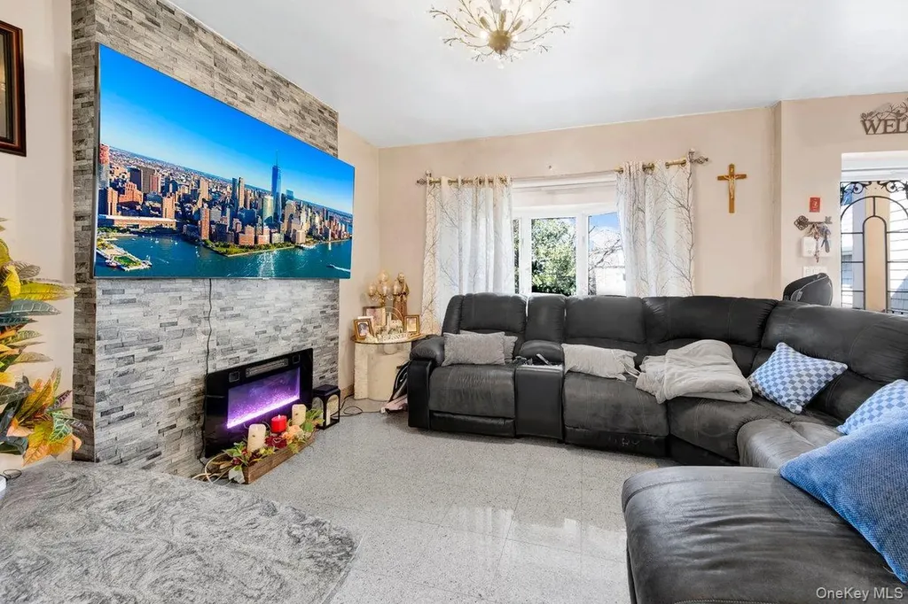 3252 Waterbury Avenue Bronx NY 10465