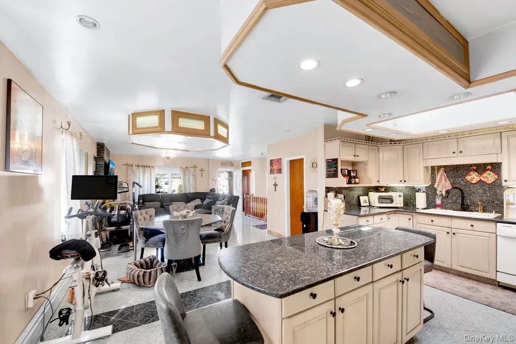3252 Waterbury Avenue Bronx NY 10465