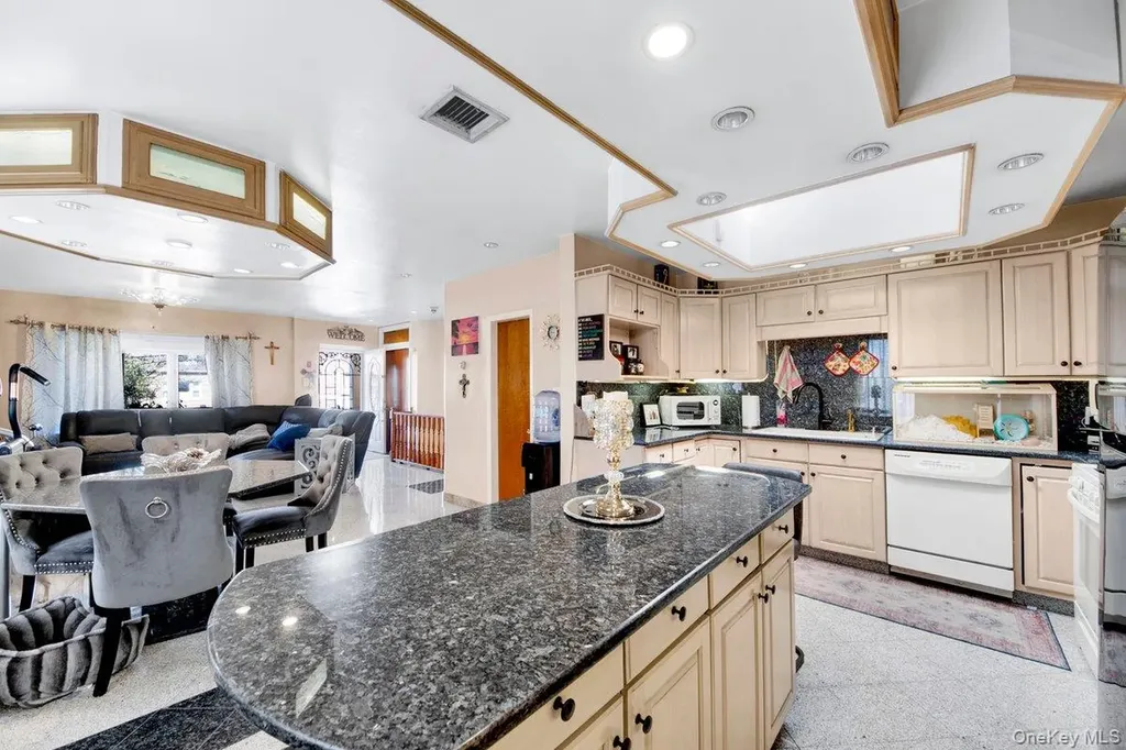 3252 Waterbury Avenue Bronx NY 10465