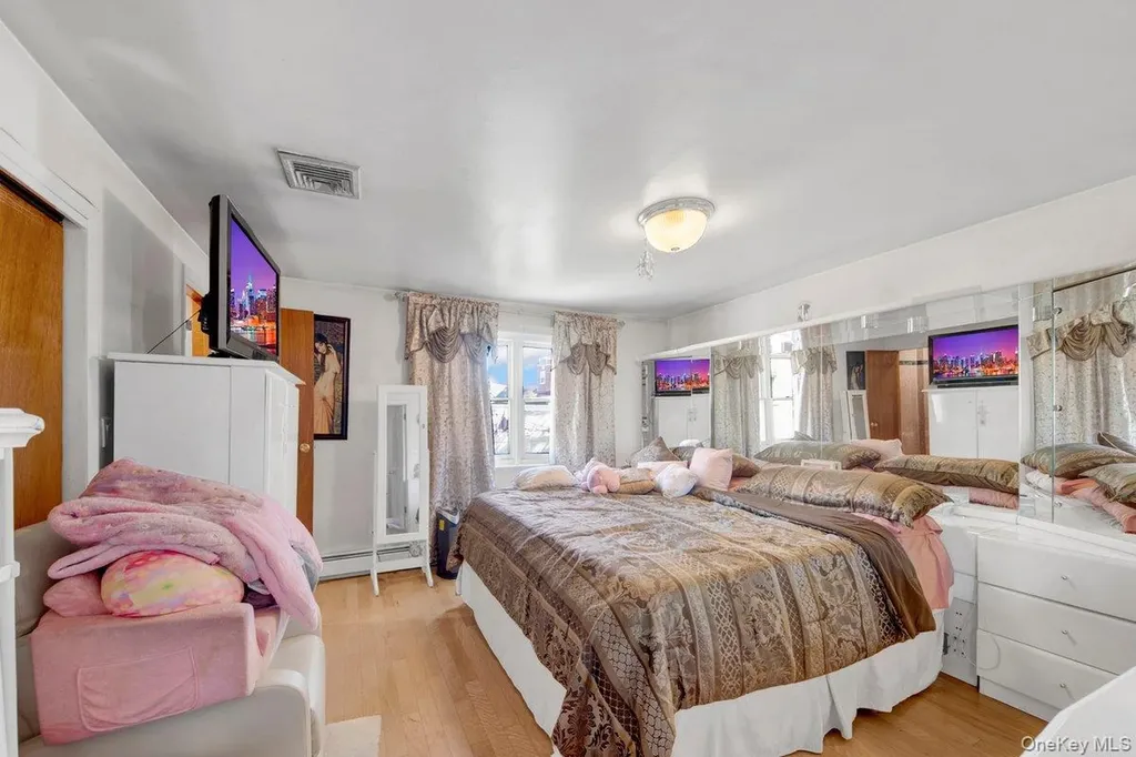 3252 Waterbury Avenue Bronx NY 10465