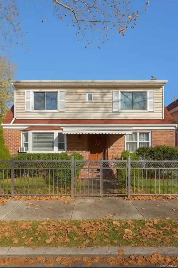 15833 73 Avenue Fresh Meadows NY 11366