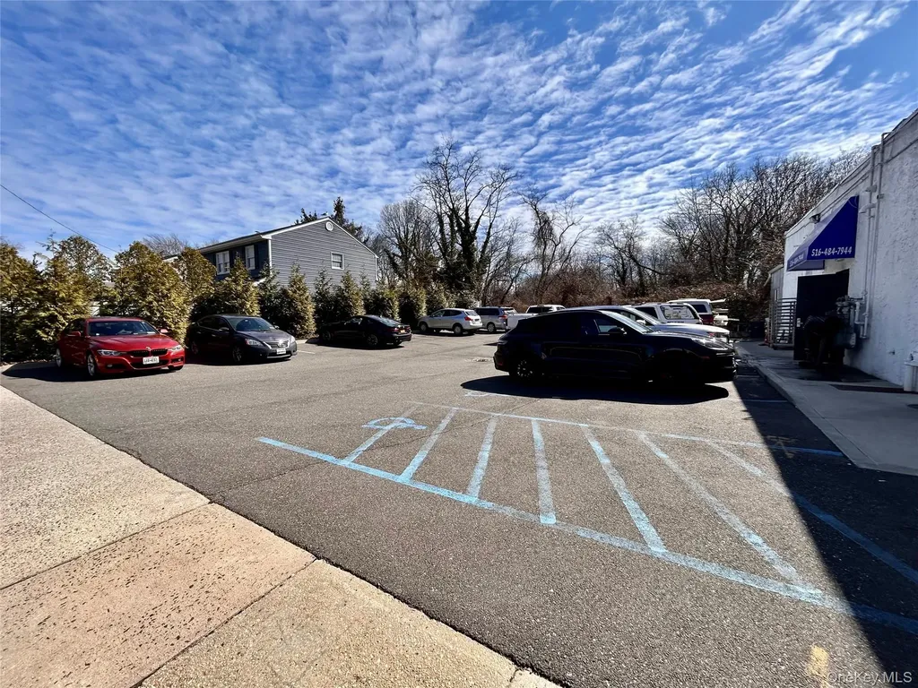 444 Willis Avenue Roslyn NY 11577