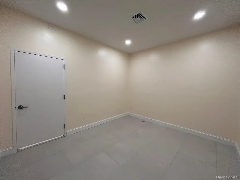 444 Willis Avenue Roslyn NY 11577