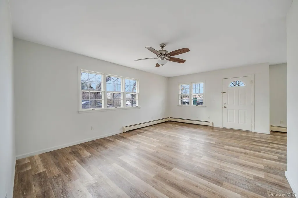 38 Manor Drive Shirley NY 11967