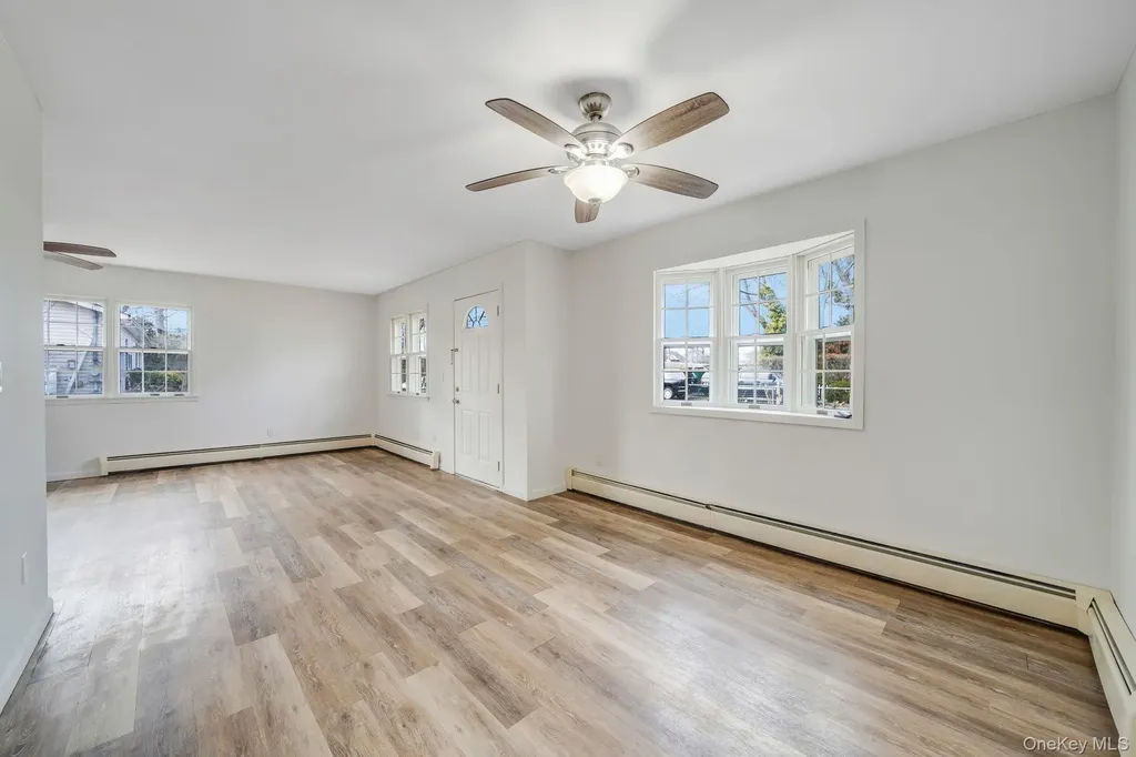 38 Manor Drive Shirley NY 11967