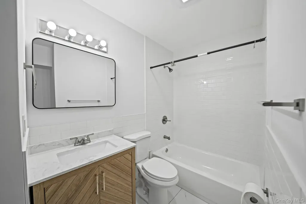 38 Manor Drive Shirley NY 11967