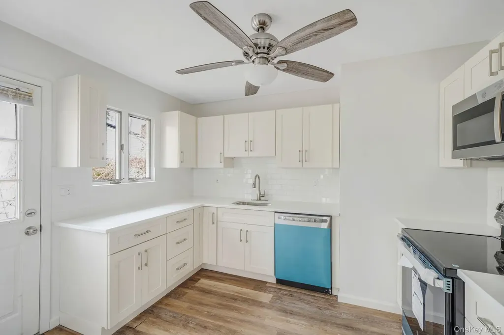 38 Manor Drive Shirley NY 11967