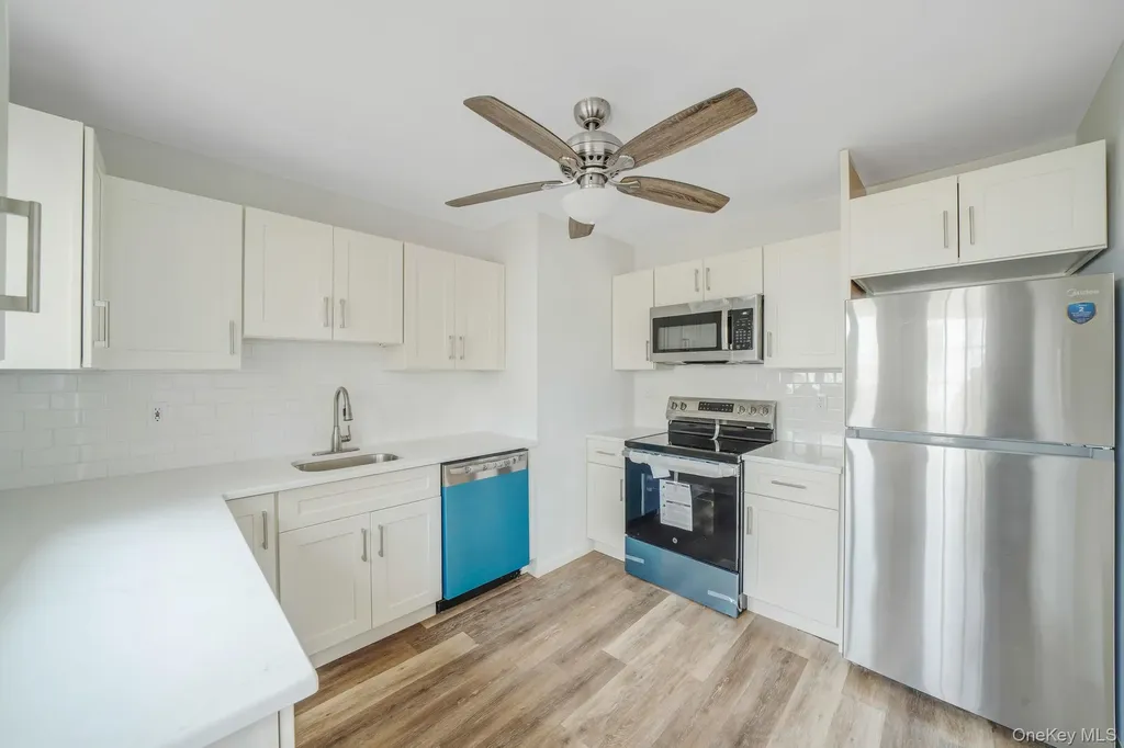 38 Manor Drive Shirley NY 11967