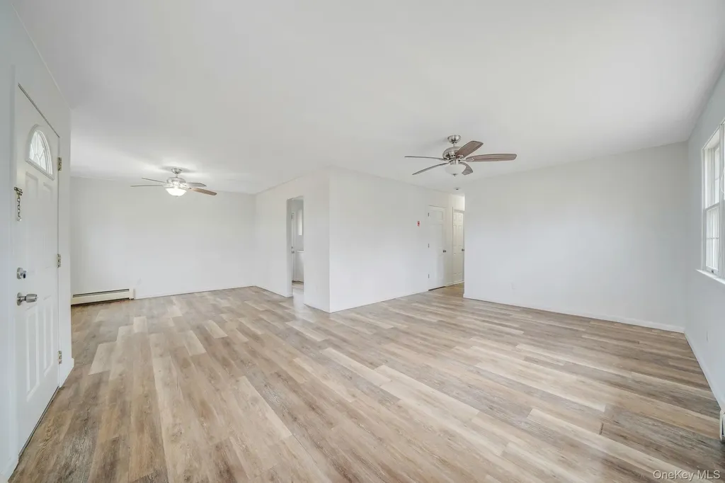 38 Manor Drive Shirley NY 11967