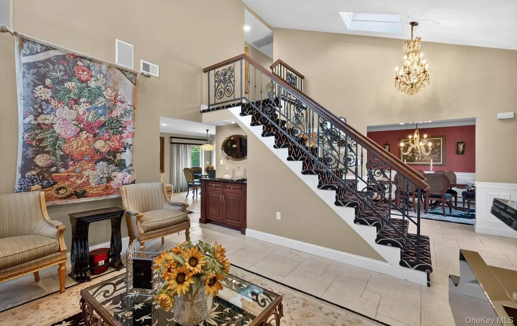 18 Chardonnay Road Commack NY 11725