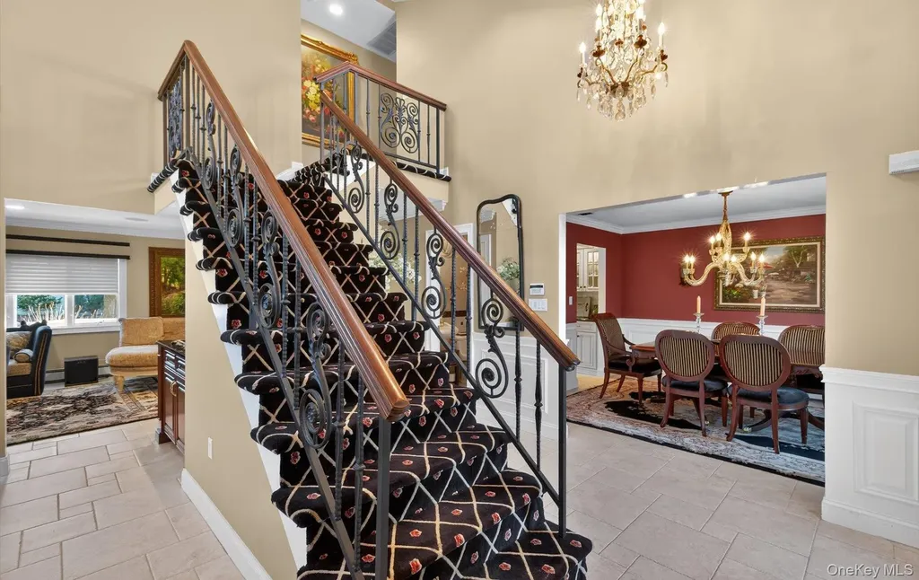 18 Chardonnay Road Commack NY 11725