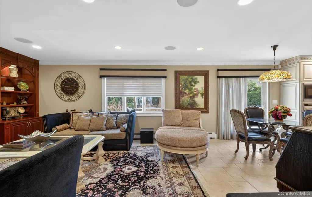 18 Chardonnay Road Commack NY 11725