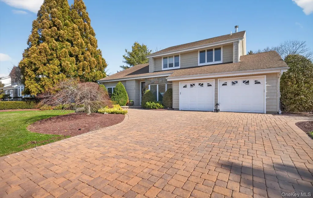 18 Chardonnay Road Commack NY 11725
