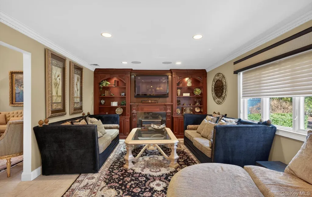 18 Chardonnay Road Commack NY 11725