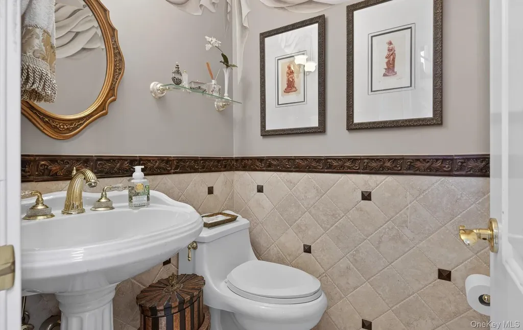18 Chardonnay Road Commack NY 11725