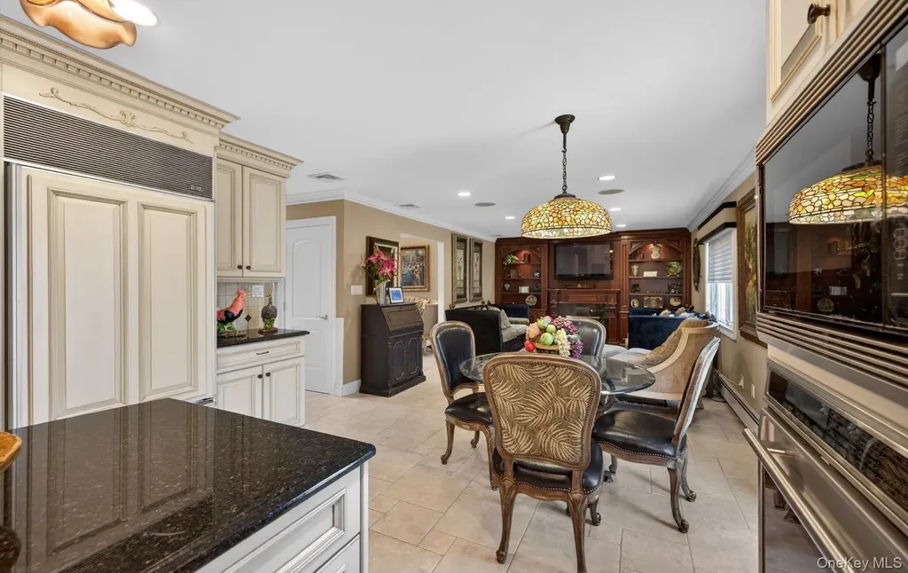 18 Chardonnay Road Commack NY 11725
